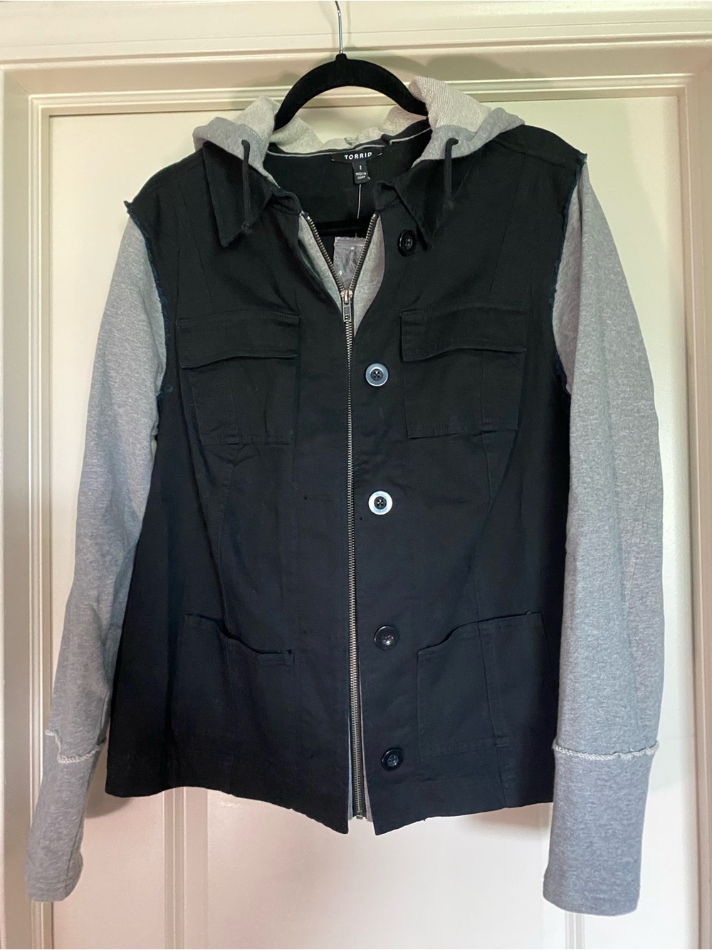 Torrid Black Gray Hooded Utility Jacket Size 1 NWT